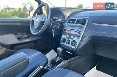Хэтчбек Fiat Punto 2009 в 
