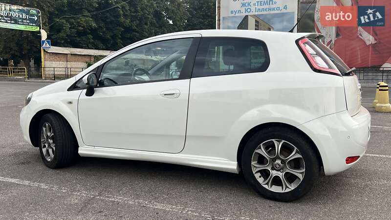 Хэтчбек Fiat Punto 2012 в Черкассах
