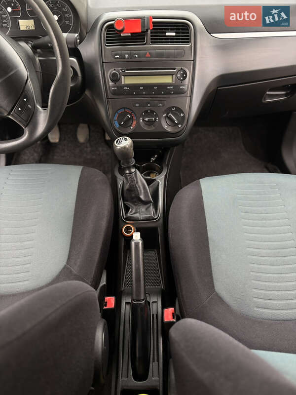 Хэтчбек Fiat Punto 2008 в Стрые