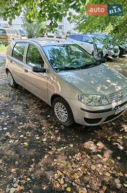 Хэтчбек Fiat Punto 2010 в 