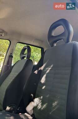 Хэтчбек Fiat Punto 2010 в 