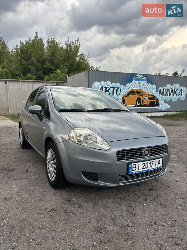 Хэтчбек Fiat Punto 2008 в 