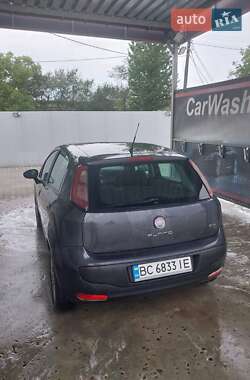 Хэтчбек Fiat Punto 2011 в 