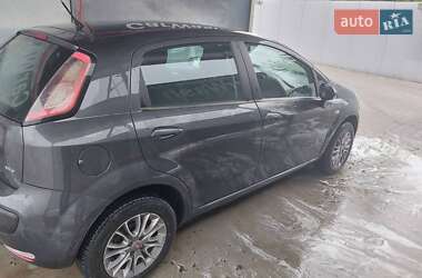 Хэтчбек Fiat Punto 2011 в 