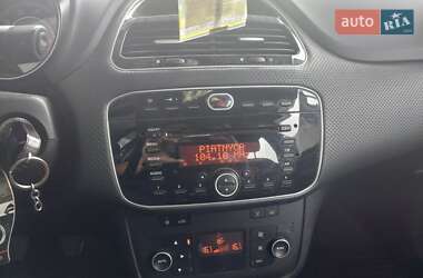 Хэтчбек Fiat Punto 2011 в 