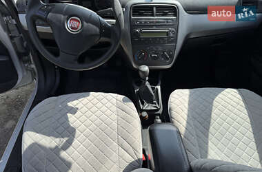 Хэтчбек Fiat Punto 2012 в 