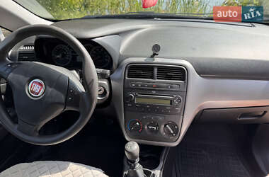 Хэтчбек Fiat Punto 2012 в 