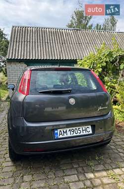 Хэтчбек Fiat Punto 2009 в 