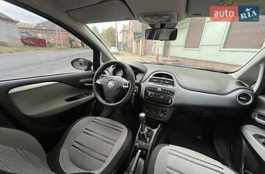 Хэтчбек Fiat Punto 2011 в 