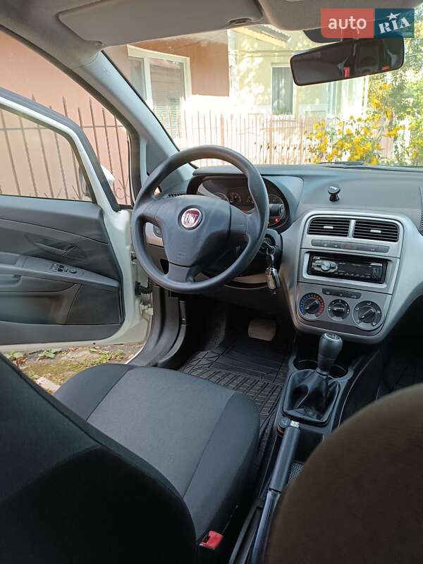 Хэтчбек Fiat Punto 2012 в Ровно