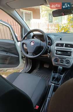 Хэтчбек Fiat Punto 2012 в 