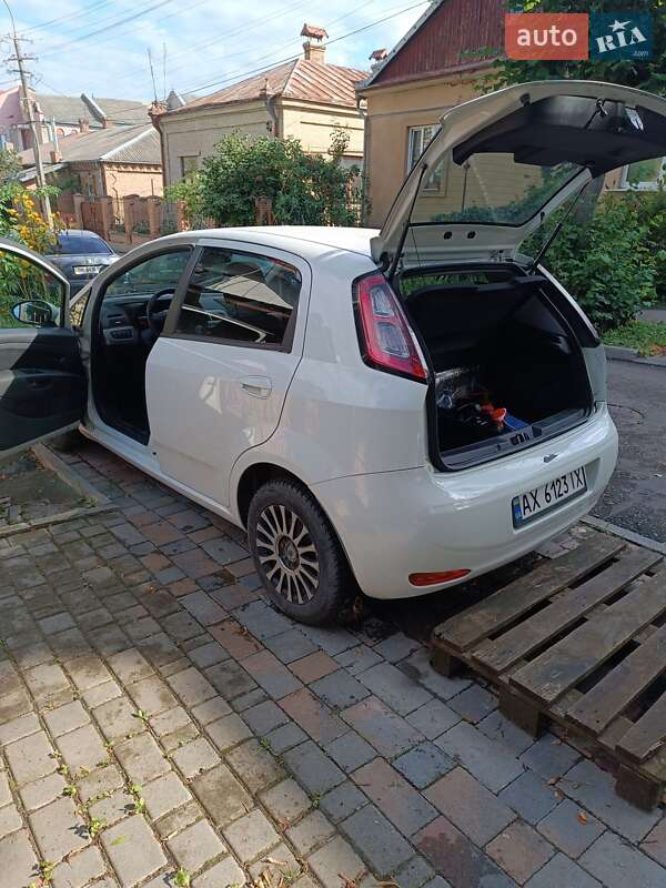 Хэтчбек Fiat Punto 2012 в Ровно