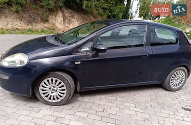 Хэтчбек Fiat Punto 2011 в 