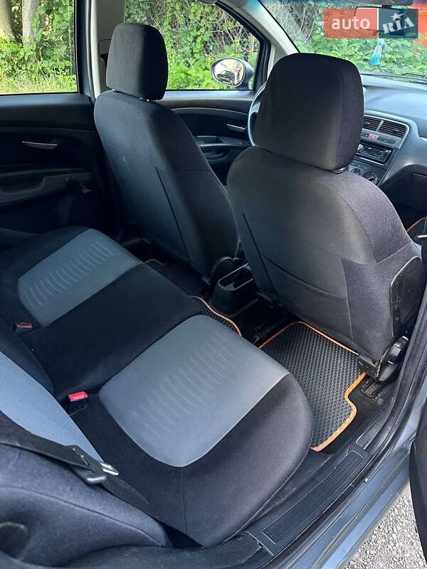 Хэтчбек Fiat Punto 2007 в Ровно фото 4 Хэтчбек Fiat Punto 2007 в Ровно