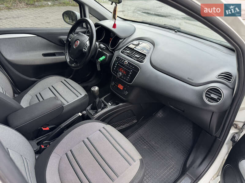 Хэтчбек Fiat Punto 2011 в Житомире фото 10 Хэтчбек Fiat Punto 2011 в Житомире