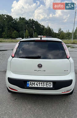 Хетчбек Fiat Punto 2011 в 