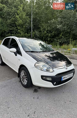 Хетчбек Fiat Punto 2011 в 
