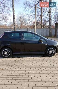 Хэтчбек Fiat Punto 2013 в 
