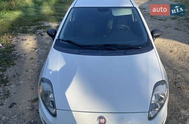 Хэтчбек Fiat Punto 2012 в 