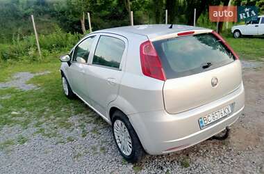 Хэтчбек Fiat Punto 2010 в 