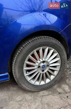 Хэтчбек Fiat Punto 2007 в 