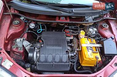 Хэтчбек Fiat Punto 2004 в 