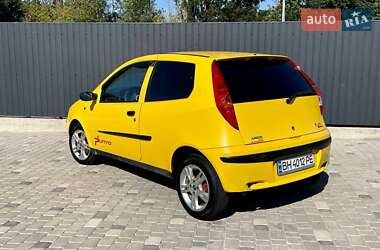 Хэтчбек Fiat Punto 2000 в 