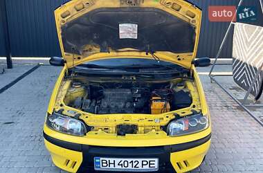 Хэтчбек Fiat Punto 2000 в 