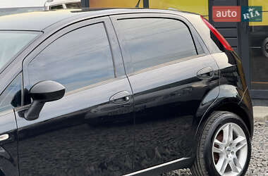 Хэтчбек Fiat Punto 2009 в 