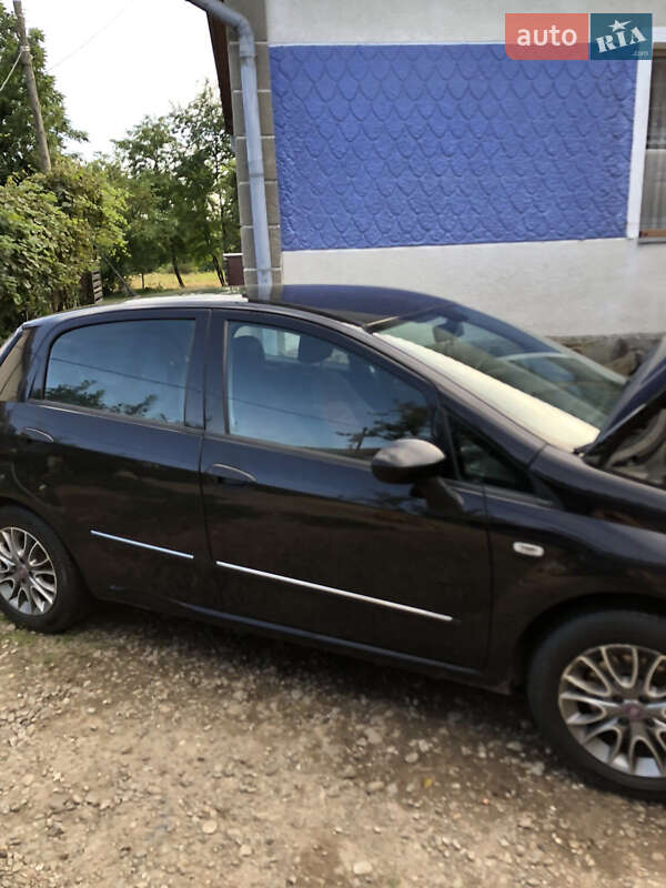 Хетчбек Fiat Punto 2011 в Калуші