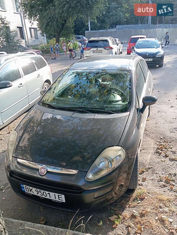 Хэтчбек Fiat Punto 2011 в Ровно