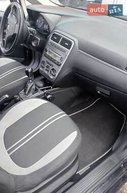 Хэтчбек Fiat Punto 2009 в 