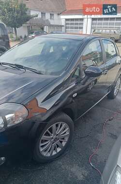 Хэтчбек Fiat Punto 2009 в 