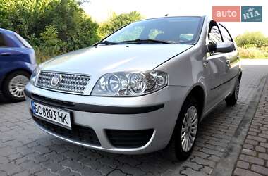 Хэтчбек Fiat Punto 2009 в 