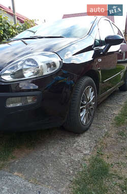 Хэтчбек Fiat Punto 2011 в 