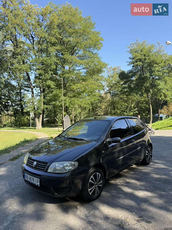 Хэтчбек Fiat Punto 2004 в Киеве
