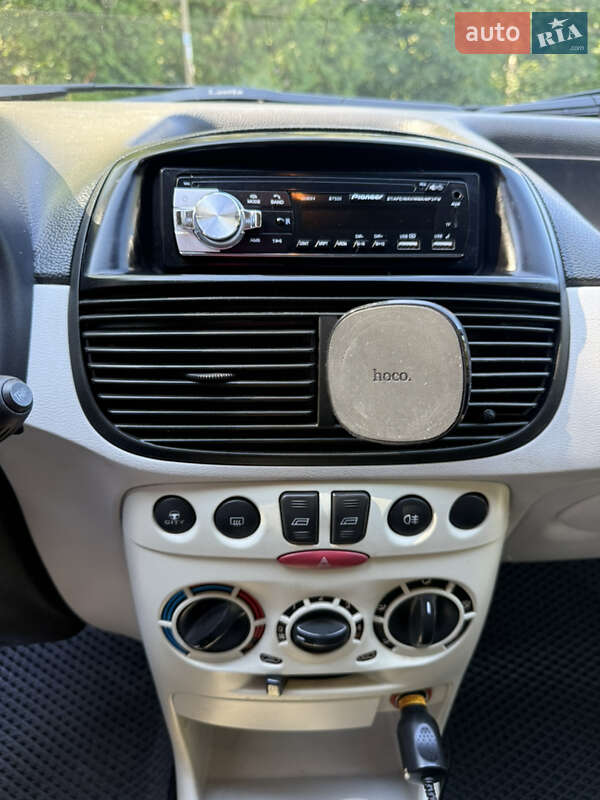 Хэтчбек Fiat Punto 2004 в Киеве