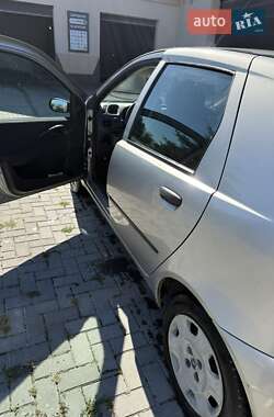 Хэтчбек Fiat Punto 2006 в 