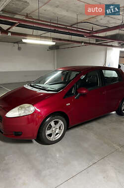 Хетчбек Fiat Punto 2009 в 
