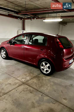 Хетчбек Fiat Punto 2009 в 