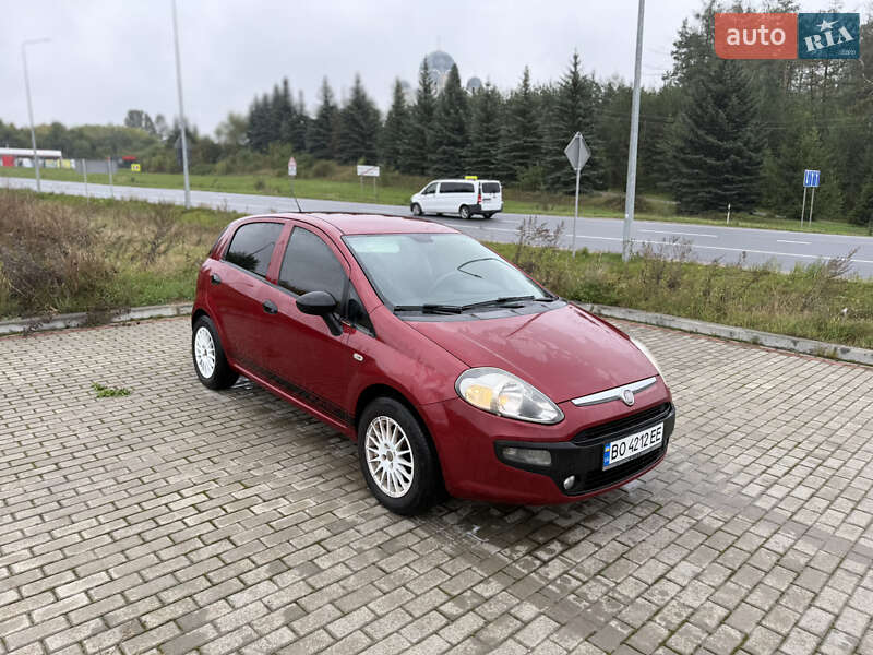 Хетчбек Fiat Punto 2010 в 
