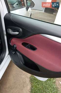 Хэтчбек Fiat Punto 2010 в 