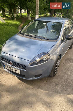 Хэтчбек Fiat Punto 2009 в 