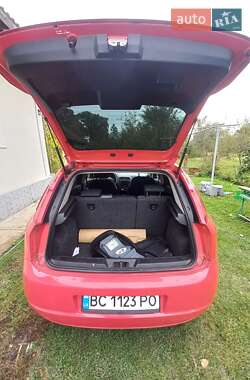 Хэтчбек Fiat Punto 2008 в 