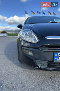 Хэтчбек Fiat Punto 2010 в 