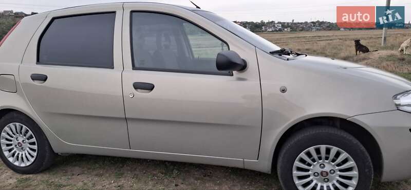 Хэтчбек Fiat Punto 2010 в Николаеве