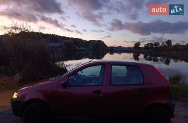 Хэтчбек Fiat Punto 2001 в 