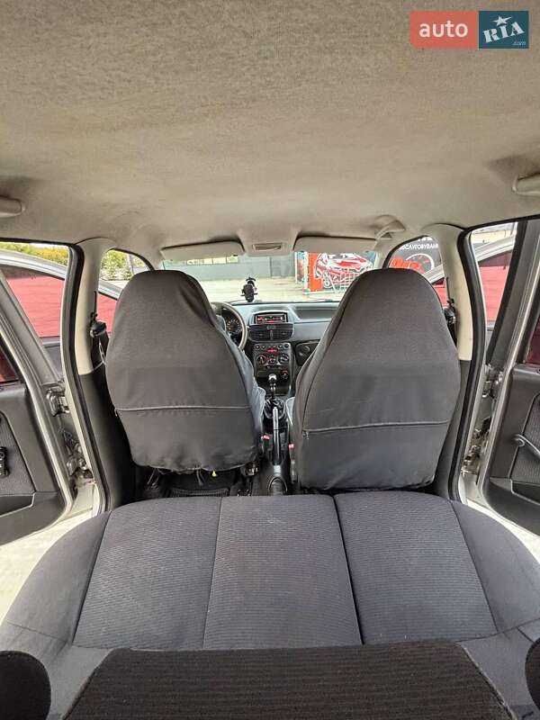 Хэтчбек Fiat Punto 2003 в Великих Лазах