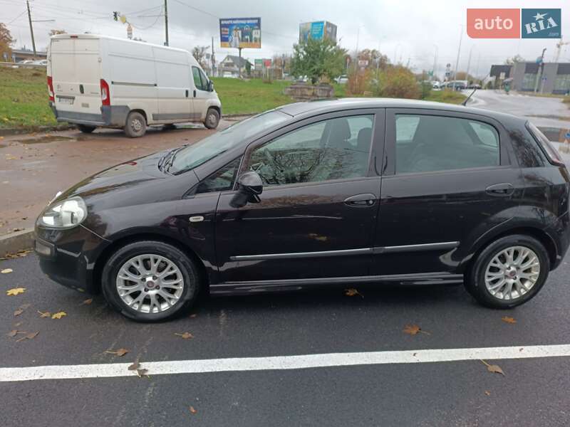 Хетчбек Fiat Punto 2011 в Житомирі фото 2 Хетчбек Fiat Punto 2011 в Житомирі