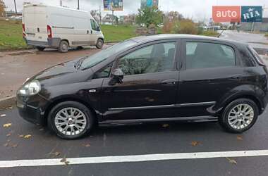 Хетчбек Fiat Punto 2011 в 